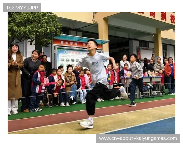 赛场“感人一幕”:运动员“互助合作”暖人心! 赛场“感人一幕”:运动员“互助合作”暖人心!